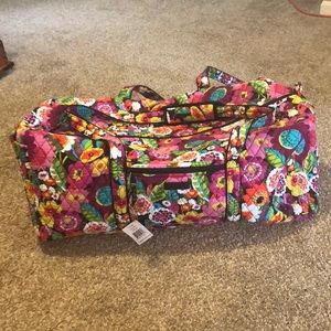Vera Bradley XL Duffel Va Va Bloom NWT